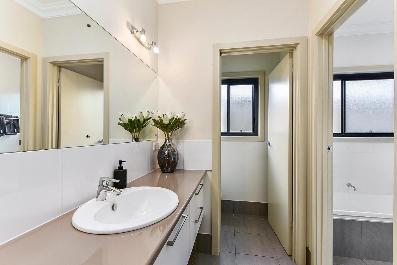 Accommodation On Lansell 1 Being Unit 1 Of 6 Lansell Street Mount Gambier Buitenkant foto