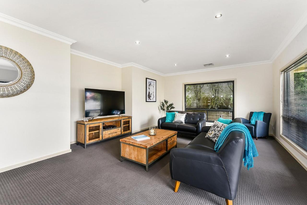Accommodation On Lansell 1 Being Unit 1 Of 6 Lansell Street Mount Gambier Buitenkant foto