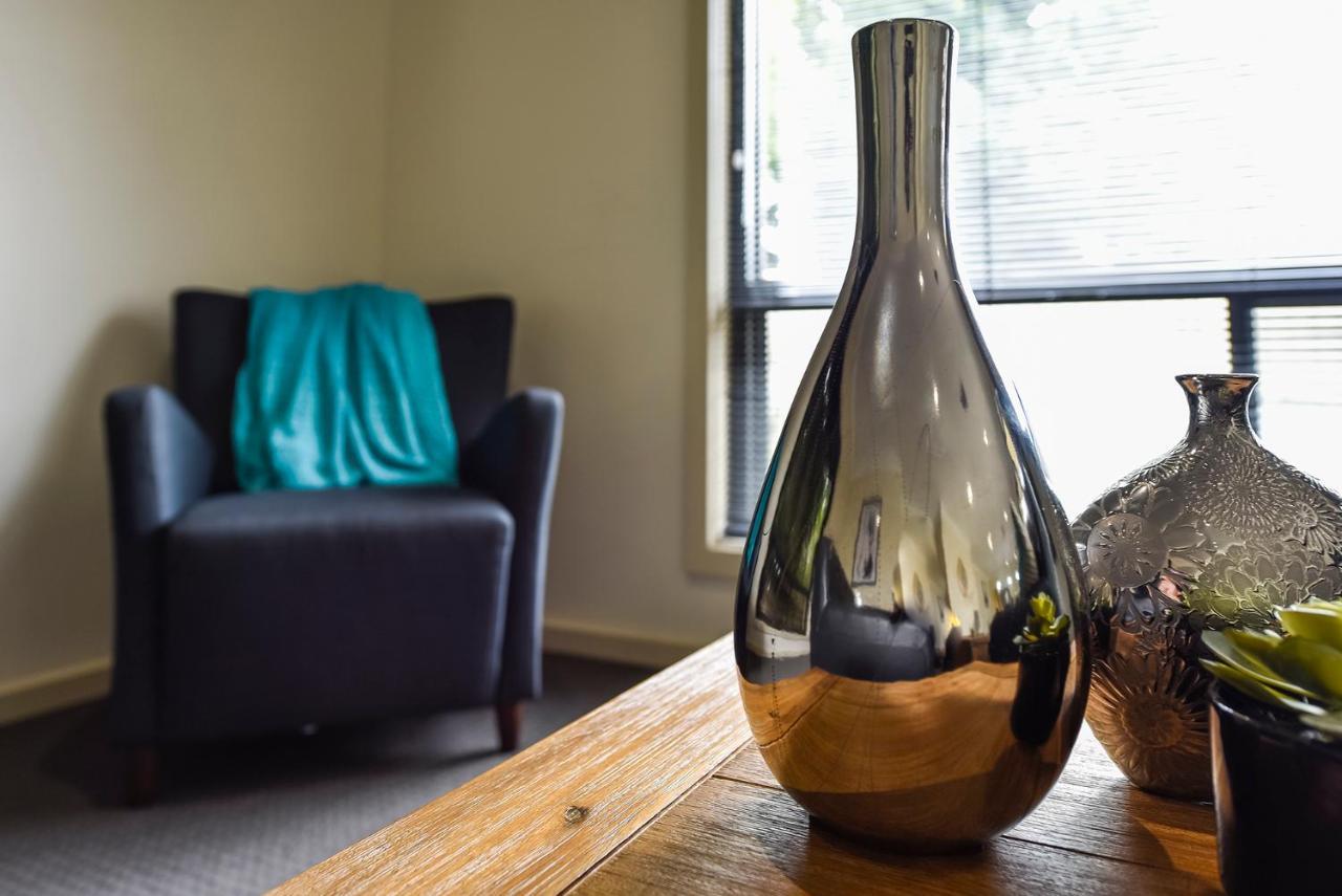 Accommodation On Lansell 1 Being Unit 1 Of 6 Lansell Street Mount Gambier Buitenkant foto