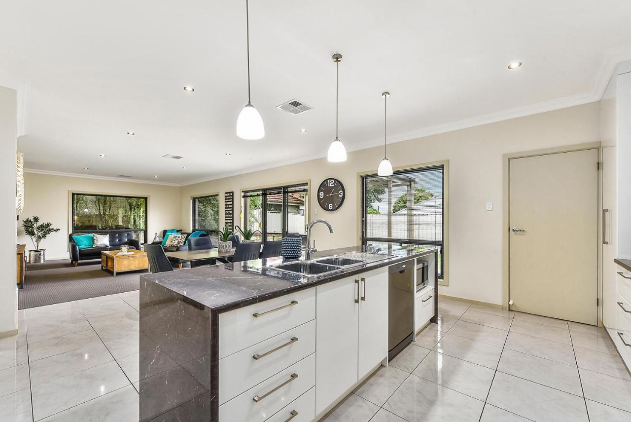 Accommodation On Lansell 1 Being Unit 1 Of 6 Lansell Street Mount Gambier Buitenkant foto