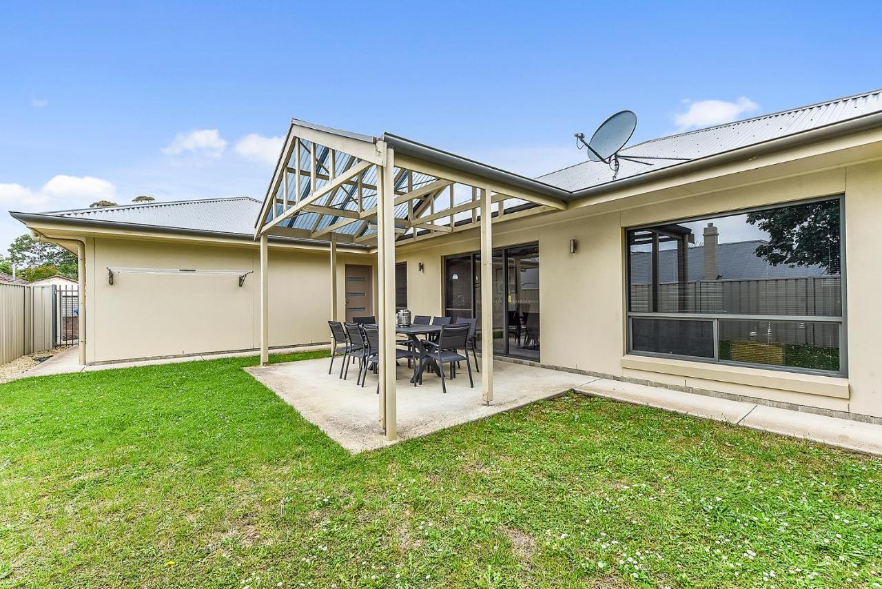 Accommodation On Lansell 1 Being Unit 1 Of 6 Lansell Street Mount Gambier Buitenkant foto